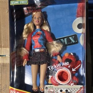 Barbie And Tickle Me Elmo Doll 2006